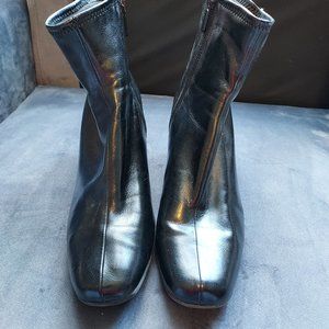 Impo Size 8.5 WIDE Black Vegan Stretch Ankle Bootie/Boots- side zip, wedge heel